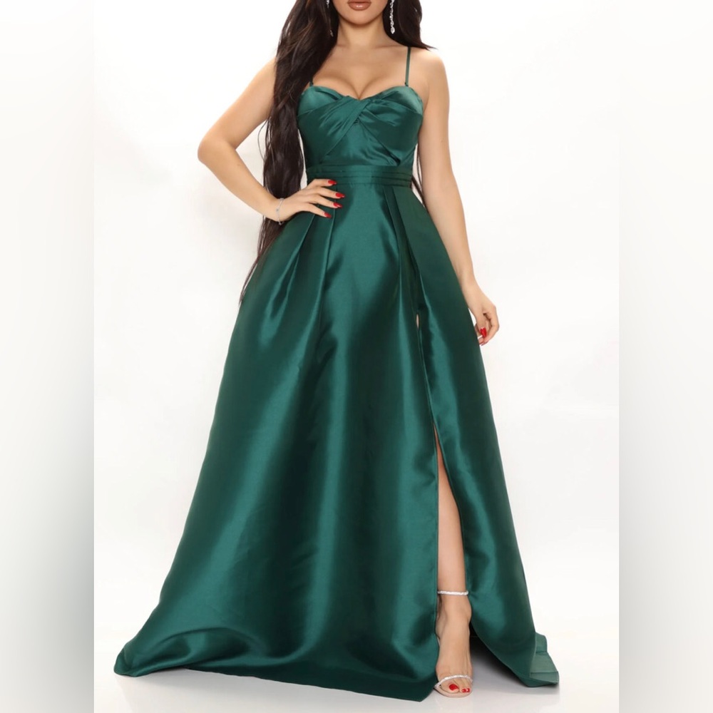 Royal Wave Maxi Dress- Emerald Green